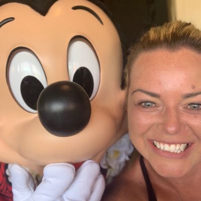 Saying 'cheese' with Mickey Mouse